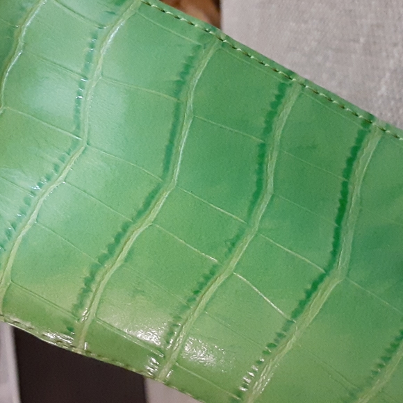 "BCBG" Paris Hand bag - Picture 8 of 10